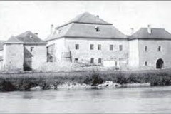 SoviHrad; zdroj foto: Facebook: Stredoslovenské múzeum. Dátum citovania: 04-07-2024. Dostupné online: https://www.facebook.com/stredoslovenske.muzeum/photos/a.1213621085333930/4319021324793875/?type=3