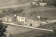 SoviHrad; zdroj: Redakcia SME. 2017. Ožije starobylé trhové mestečko Radvaň. Dátum citovania: 04-07-2024. Dostupné online: https://mybystrica.sme.sk/c/20434203/ozije-starobyle-trhove-mestecko-radvan.html 